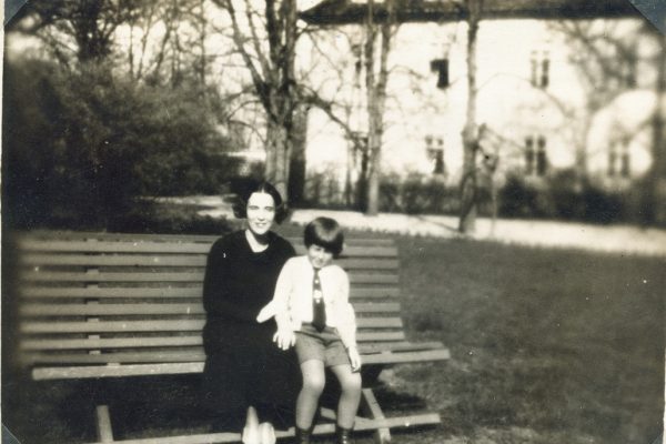 Péter a parkban 1932-ben